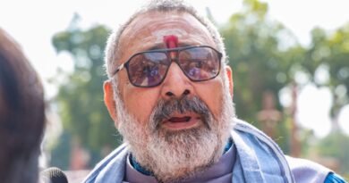 <div>Giriraj Singh accuses LoP Rahul Gandhi of visiting ‘Makar Dwar’ like a tourist</div>
