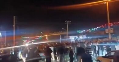 <div>Iranian groups flock to streets to celebrate Khamenei’s death</div>