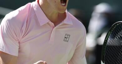 <div>Miami Open: Sinner breaks Djokovic’s Masters 1000 record with third round win</div>