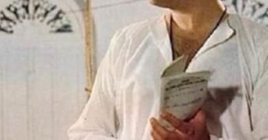 <div>Somy Ali asks ‘where are you Raj Kiran ji?’ in an emotional post</div>