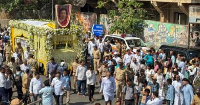 Asha Bhosale cremated with full state honours at Mumbai’s iconic Shivaji Park