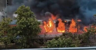 Massive fire on Delhi-bound Rajdhani Express in Kota; all passengers rescued