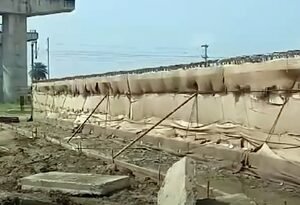 <div>Ban on heavy vehicles at bridge in Bihar’s Gopalganj due to structural concerns</div>