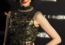 <div>Anne Hathaway was ‘legally blind’ in left eye for a decade</div>