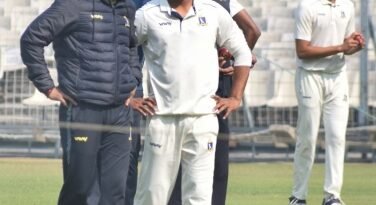 Shukla retained as Bengal men’s head coach; Tiwary, Saha, Majumdar named age-group coaches