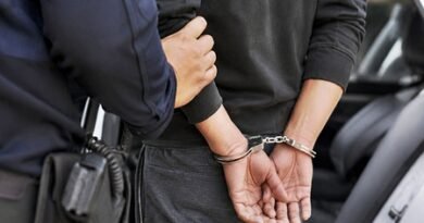 <div>Ex-Bengal minister Aroop Biswas’ brother held on extortion charges in Kolkata</div>