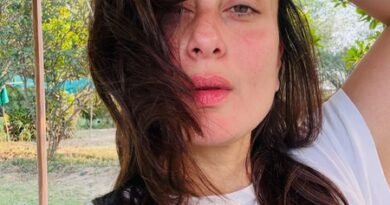 <div>Kareena Kapoor Khan enjoys a bowl full of ‘aamras’ after meal</div>