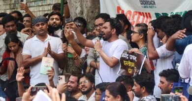 CM Fadnavis attacks Jantar Mantar protest, calls it a platform for anarchy