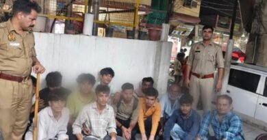 Noida police take action against 366 for public drinking