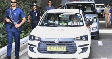 <div>HM Amit Shah takes a ‘Bharat Taxi’ ride; driver recalls interaction with leaders</div>