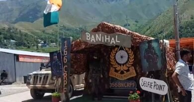 ‘Amarnath Yatra feels incomplete without Army’: Pilgrims praise security, selfie point at Banihal