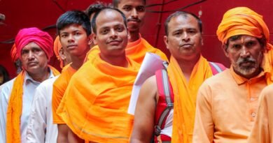 Amarnath Yatra resumes after 6 days, batch of over 6,000 pilgrims leave for Kashmir Valley (Lead)
