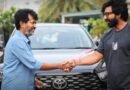 <div>Vishnu Vishal presents brand new car to ‘Gatta Kusthi 2’ director Chella Ayyavu!</div>