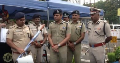 Kolkata Police bans use of earphones, headphones by personnel while on duty