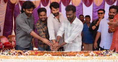 <div>Mammootty, Dhanush, Rajkumar Periasamy, Kalaivanan jointly celebrate their National Award wins on sets of ‘Om’</div>