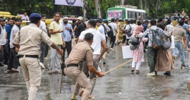 <div>Bihar Assembly witnesses uproar over Patna students’ stir, police lathi-charge on protestors</div>