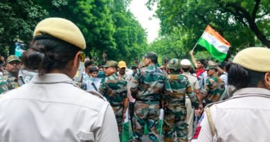 Delhi Police denies claim of detention over food being taken to Jantar Mantar, calls allegation ‘false, misleading’
