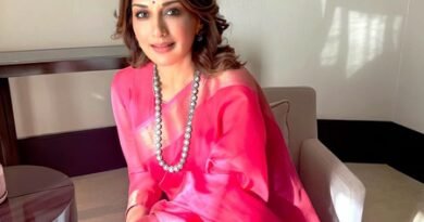 <div>Sonali Bendre on presenting ‘Solha’: ‘Stories that make you pause and reflect have always drawn me’</div>