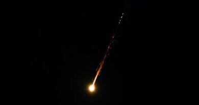 <div>Iranian army says struck US assets in Bahrain’s Sheikh Isa Air Base</div>