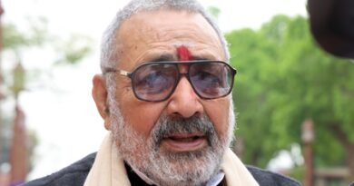 <div>Rahul Gandhi has urban Naxal mindset, says Giriraj Singh over Vande Mataram ‘disrespect’ row</div>