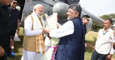 <div>PM Modi received by K’taka CM Shivakumar in Mysuru</div>