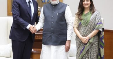 <div>Netflix Co-CEO Ted Sarandos meets PM Modi, announces ‘Netflix India Storytelling Initiative’</div>