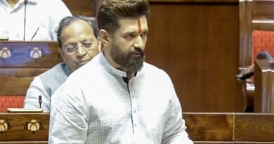 <div>NDA backs PM Modi’s ‘dimagi Naxals’ remark, Oppn asks for clarity</div>