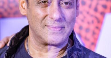 Cop deployed outside Salman Khan’s house collapses, dies