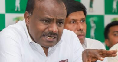 <div>K’taka: Kumaraswamy urges public to stop paying NICE road toll</div>