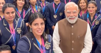 Those who play, will flourish’: PM Modi meets India’s CWG medallists