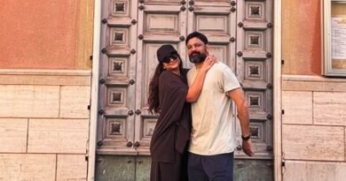 <div>Anil Kapoor’s anniversary wish for daughter Rhea: You bring out the best in each other</div>