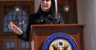 US bill targets foreign-paid influencers