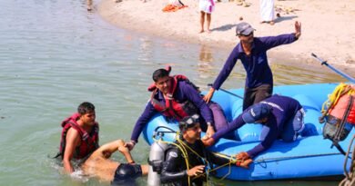 MP: Father and son swept away in Narmada River, rescue operation underway