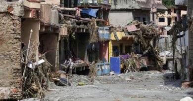Nepal flood death toll reaches 270, more than 800 still out of contact