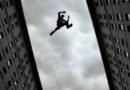<div>Girl rescued from shopping mall terrace in Delhi’s Rohini before attempting to jump</div>