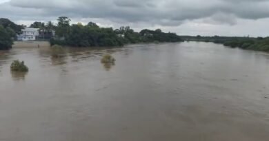 Heavy rains trigger floods in MP, West Bengal; thousands evacuated