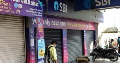 <div>Banking services likely to be hit as employees’ unions call four-day nationwide strike, next month (Lead)</div>