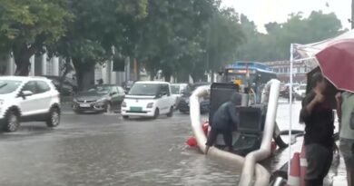 Heavy rain batters Delhi-NCR, roads waterlogged in several areas