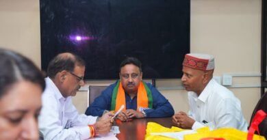 Delhi BJP camp: MP Praveen Khandelwal resolves public grievances