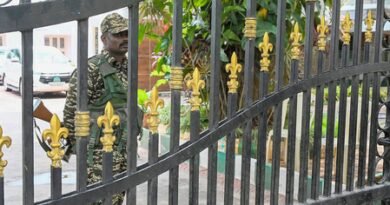 <div>K’taka: ED searches at Satish Jarkiholi’s properties end after 37 hours, minister says cash found is his</div>