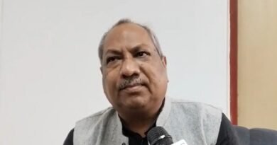 <div>‘Wrong meanings being drawn’: Sanjay Nishad on meeting SP’s Mata Prasad Pandey</div>