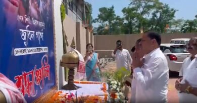 <div>Zubeen Garg’s first death anniversary: Fans gather in Sonapur, renew call for justice</div>