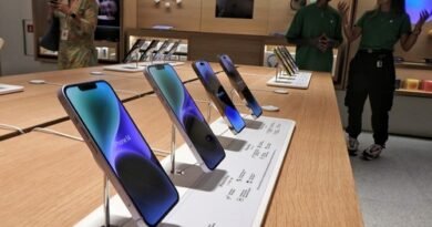 Mobile phone retailers seek exemption from UPI charges