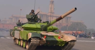 <div>Defence Ministry inks Rs 586 crore deal to buy auxiliary power units for T-72 & T-90 tanks</div>
