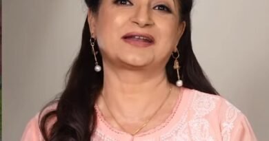 <div>Upasana Singh alleges Poonam Dhillon, Padmini Kolhapure constantly humiliated Mukesh Rishi, Deepak Parashar, left them in tears & anger</div>