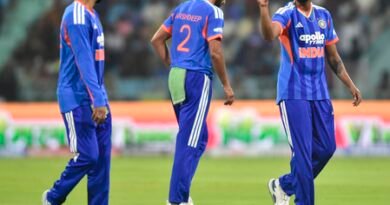 ‘I would have gone with Arshdeep or Mayank’: Gavaskar questions India’s 18th-over call