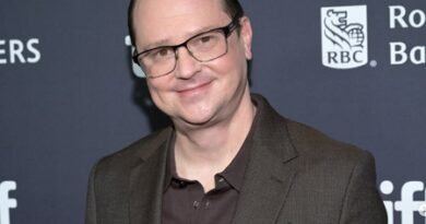 <div>Mike Flanagan: Stephen King has been my hero since childhood, he’s very much the reason I want to tell stories</div>