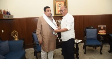 <div>Union Minister Gadkari assures Manipur CM of Centre’s support for NH projects, other issues</div>