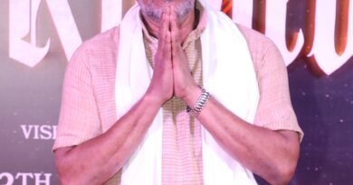 Nana Patekar cremated with full state honours at his village farmhouse