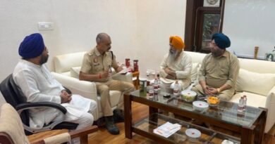 <div>Delhi gurdwara body files complaint against AAP for ‘undermining sanctity’ of Bangla Sahib</div>